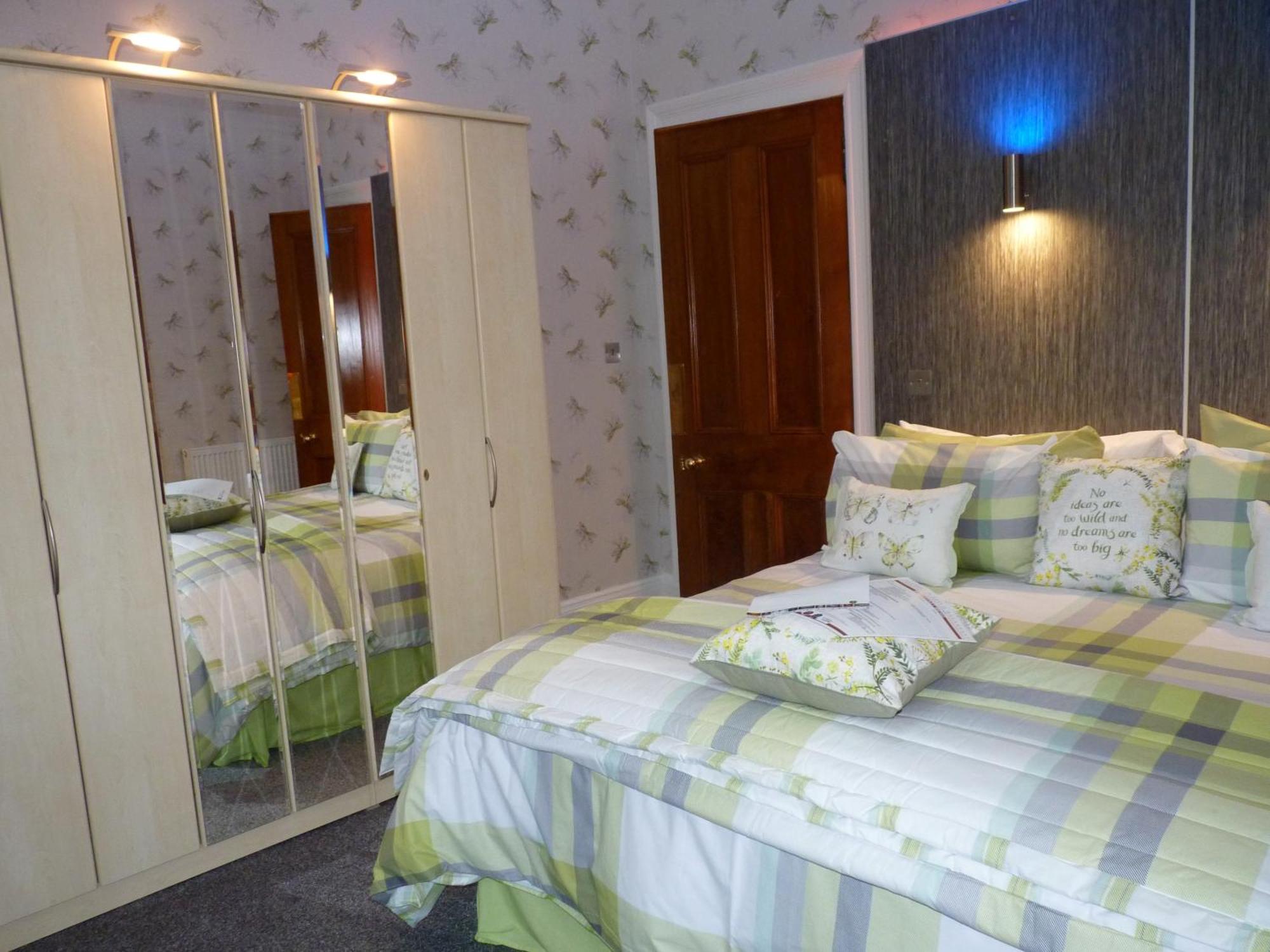Muirholm Bed And Breakfast Пейзли Екстериор снимка