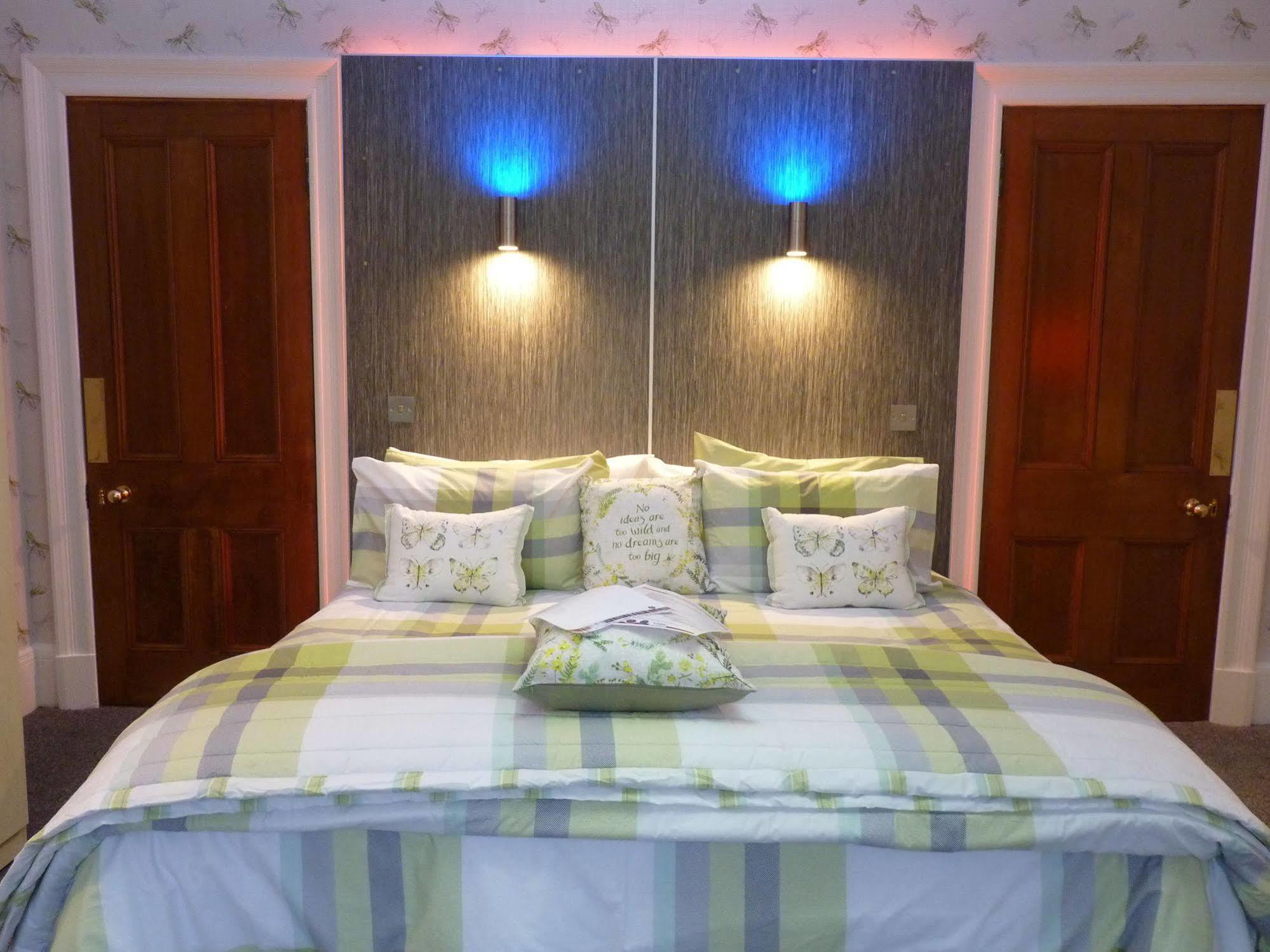 Muirholm Bed And Breakfast Пейзли Екстериор снимка
