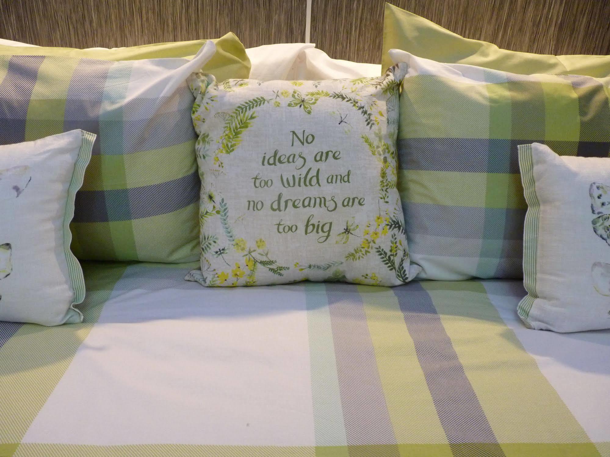 Muirholm Bed And Breakfast Пейзли Екстериор снимка